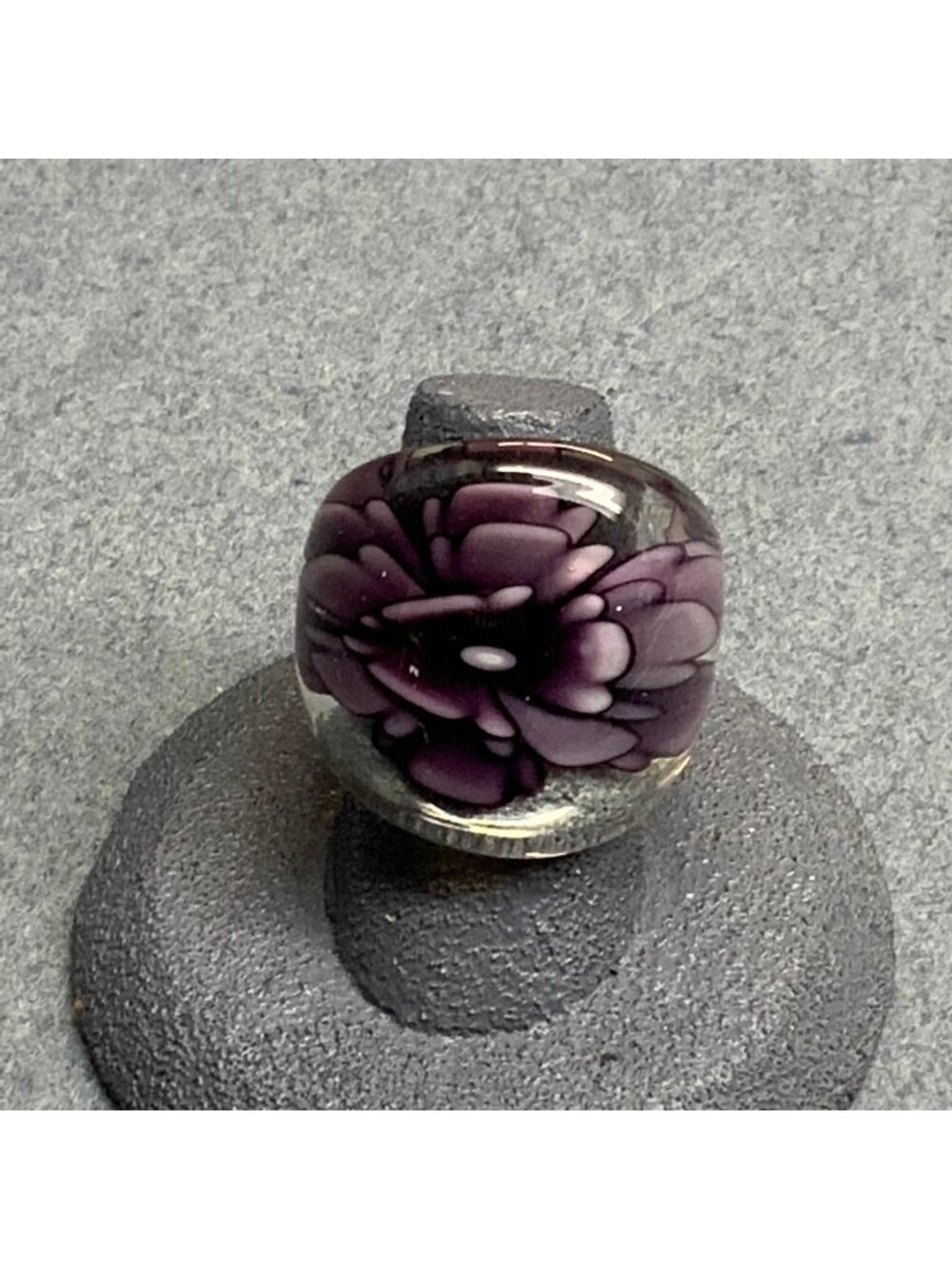 Flower Cocktail Ring Size 6 Purple Clear Acrylic Elegant Bold Statement Glam